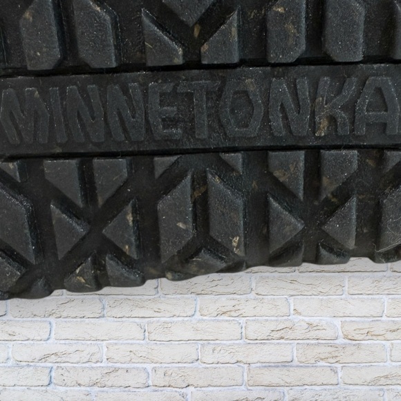 NWT Minnetonka Black Suede Boots size 7 - Picture 5 of 6